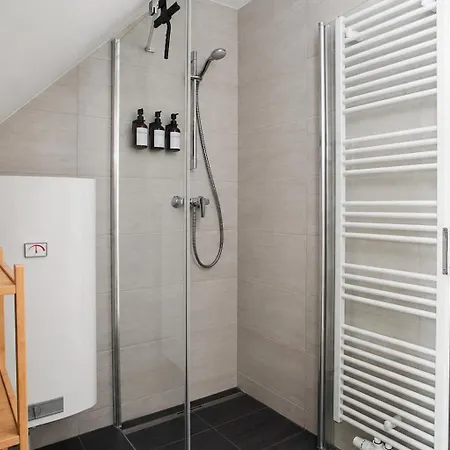 Schlossberg Panorama - 1 Bedroom & Lift & Free Parking By Hero Homes * Грац
