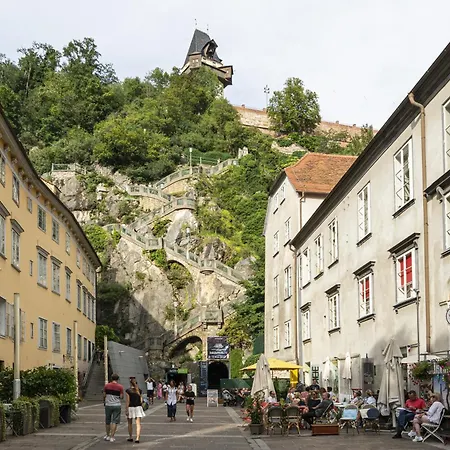 Schlossberg Panorama - 1 Bedroom & Lift & Free Parking By Hero Homes *